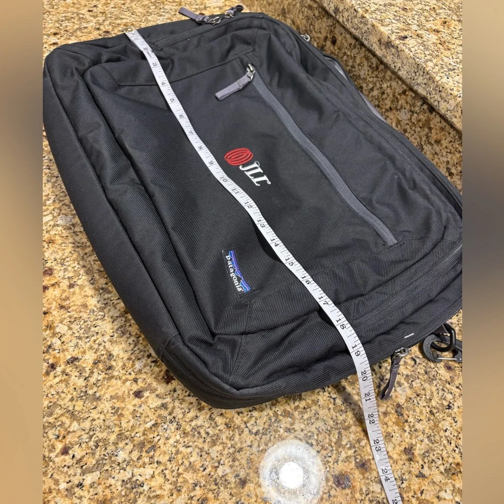 Patagonia Black Polyester Padded Laptop Computer School Business Shoulder Bag